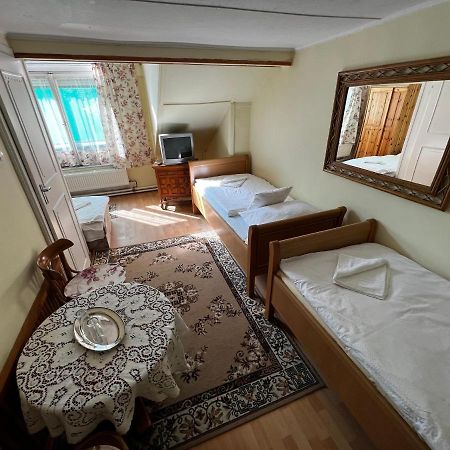 Talizman Etterem Panzio Hotel Mişcolţ Exterior foto