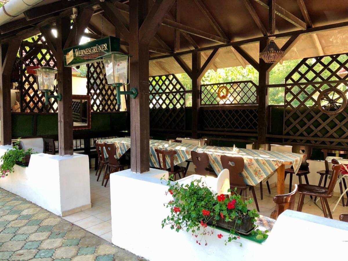 Talizman Etterem Panzio Hotel Mişcolţ Exterior foto